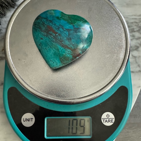 Chrysocolla polished heart hand stone crystal - Picture 3 of 3